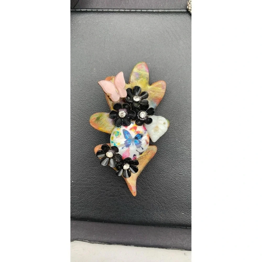 Handmade Out Of Vintage Jewelry & Buttons‎ Floral Leaves Butterfly Brooch